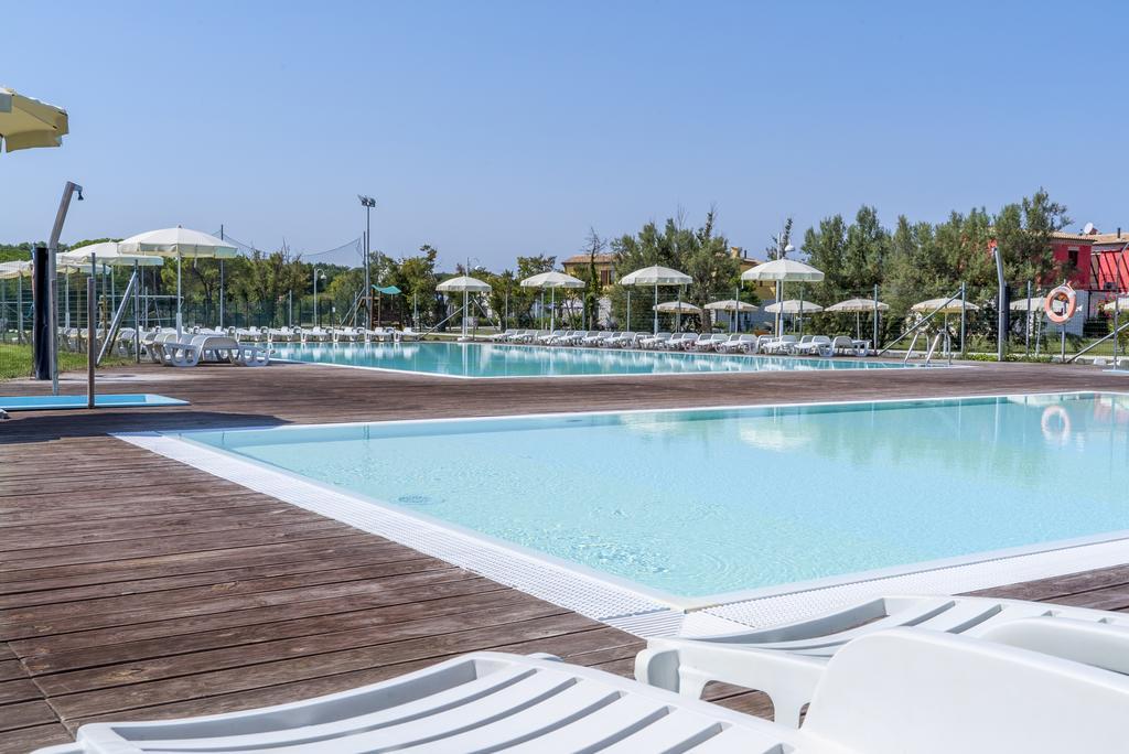 Adamo Ed Eva Resort Numana Exteriör bild